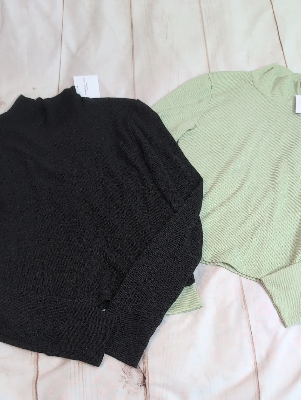 American Eagle Long Sleeve Mock Neck Ribbed Sweater Set In Black and Light Green